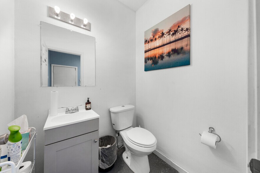 More Photos Of 18508 US Highway 69 N, Lindale Warehouse For Sale