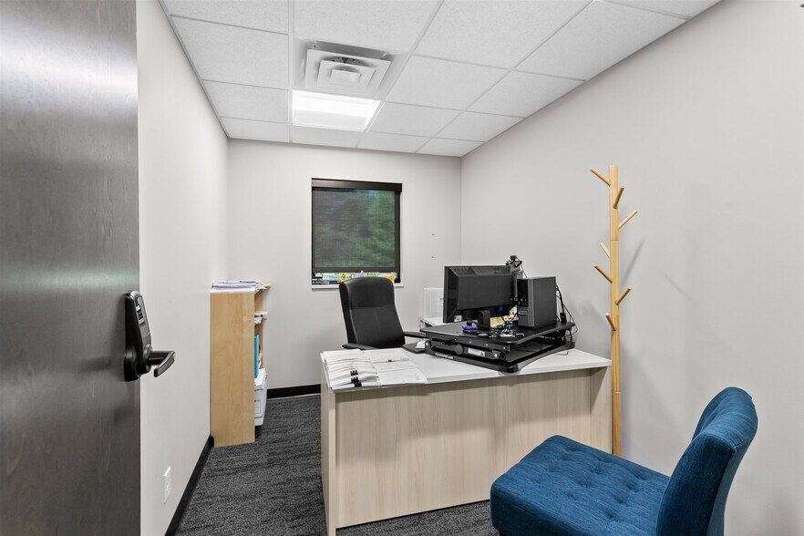 More Photos Of 2056 Woodlane Dr, Woodbury Medical For Sale