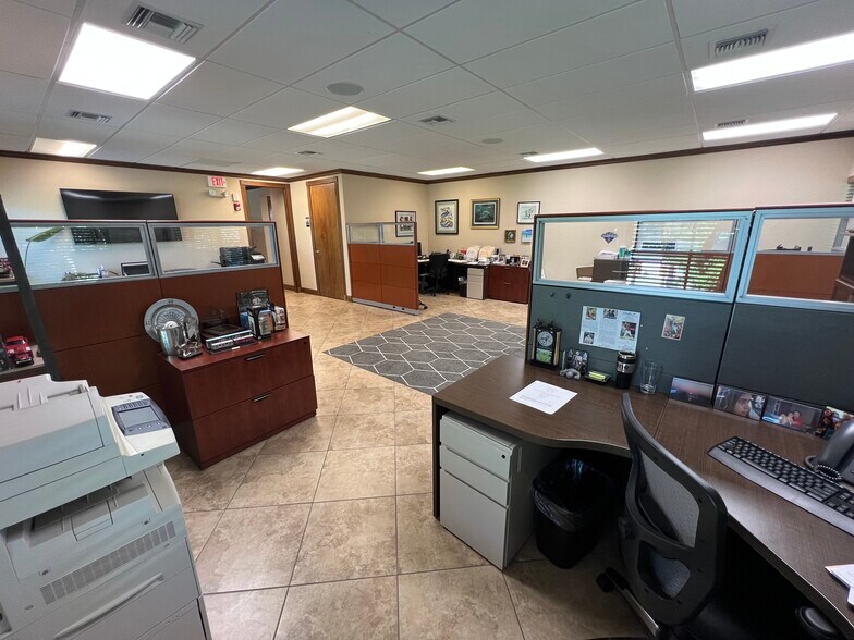 More Photos Of 270 Central Blvd, Jupiter Office For Lease
