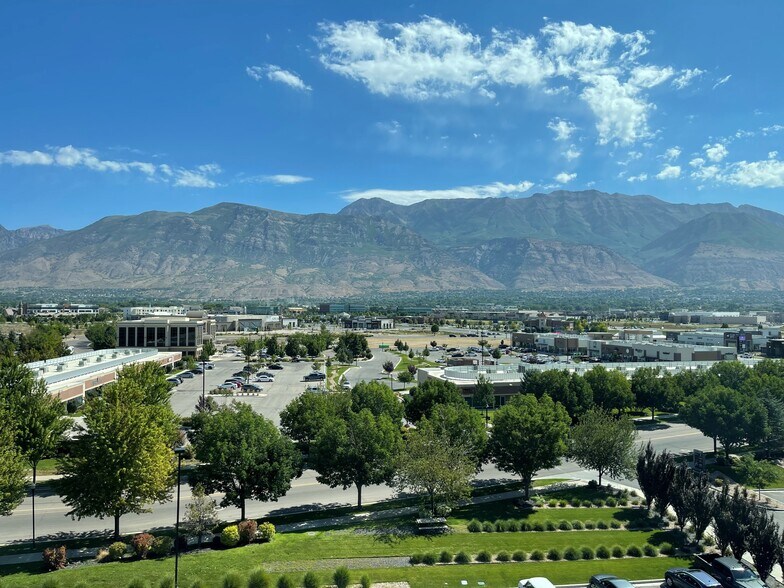 More Photos Of 2100 W Pleasant Grove Blvd, Pleasant Grove Office For Lease