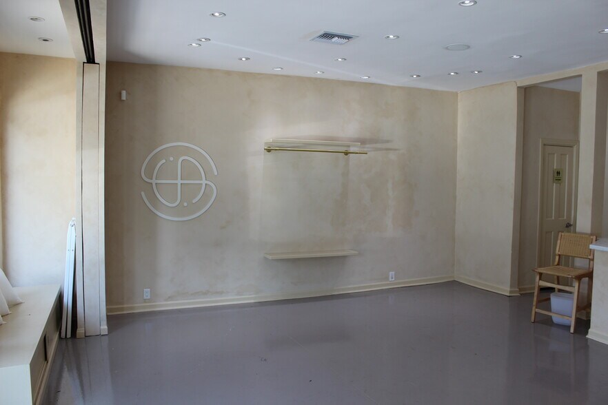 More Photos Of 840 S Robertson Blvd, Los Angeles Storefront Retail Office For Lease