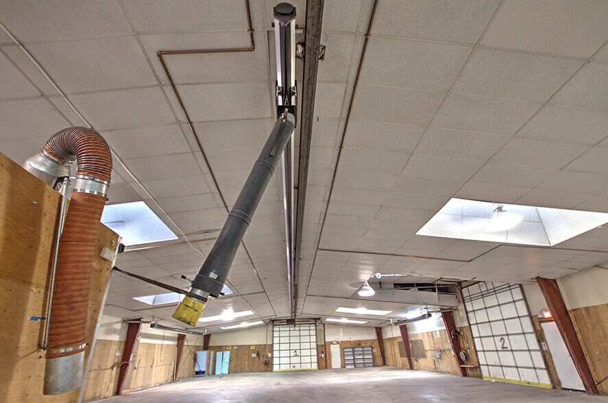 More Photos Of 225 West St, Evanston Light Manufacturing For Sale