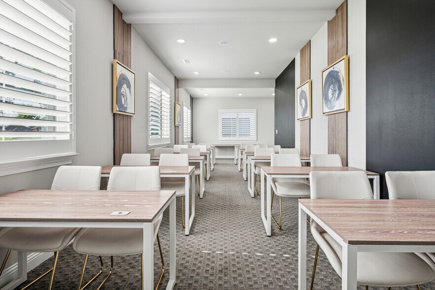 More Photos Of 2001 Auburn Hills Pky, McKinney Medical For Sale