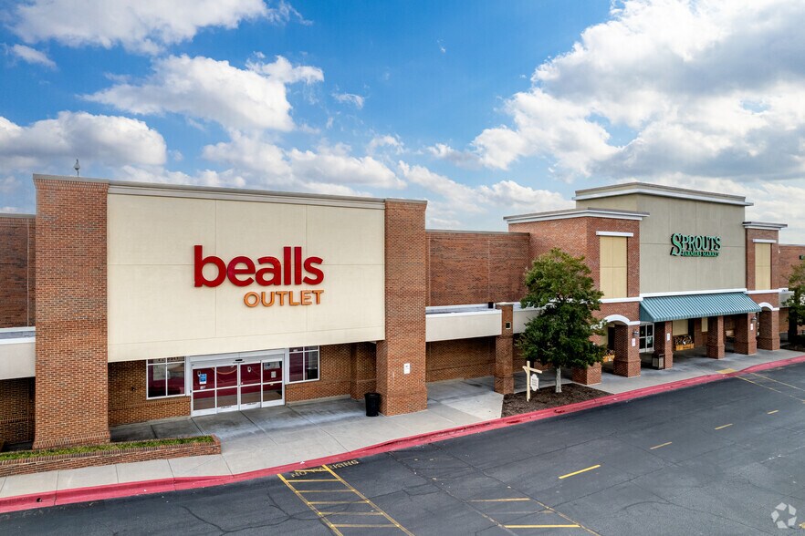 More Photos Of 501-570 Lakeland Plz, Cumming Unknown For Lease