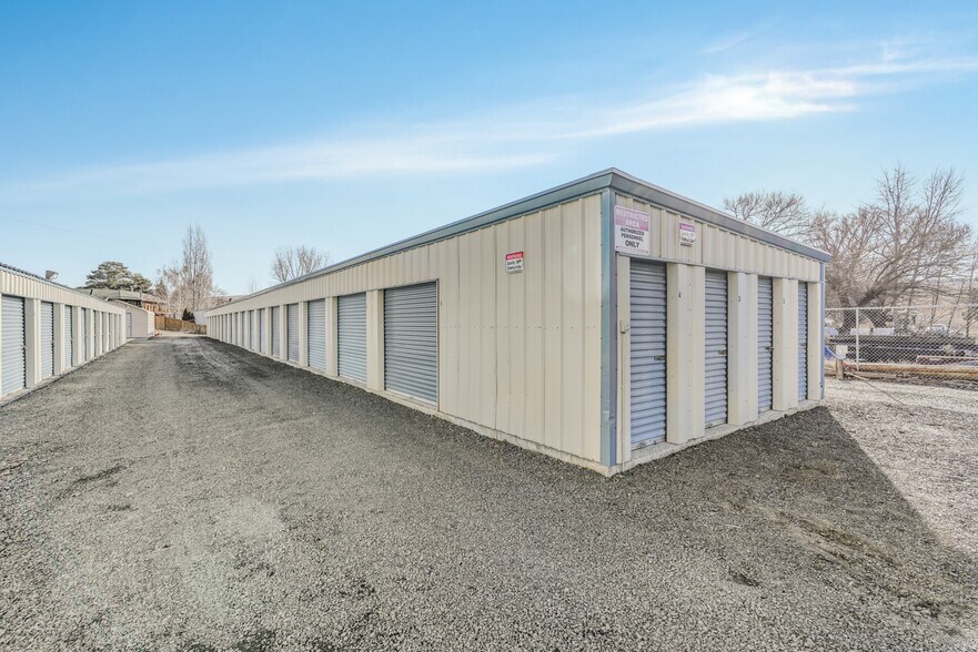 More Photos Of 50 NE Akin St, Dufur Self Storage For Sale