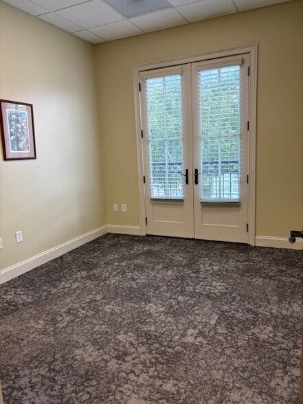 More Photos Of 2446 Caffey St, Hernando Office For Lease
