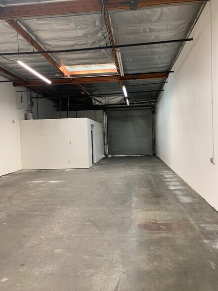 More Photos Of 12006 Regentview Ave, Downey Warehouse For Lease