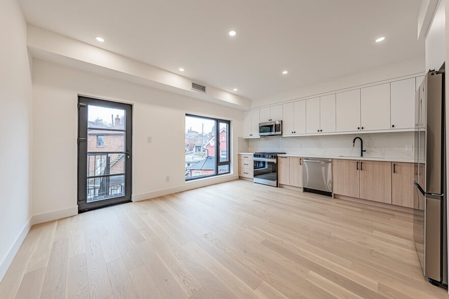 More Photos Of 14 Holmesdale Rd, Toronto Apartments For Sale