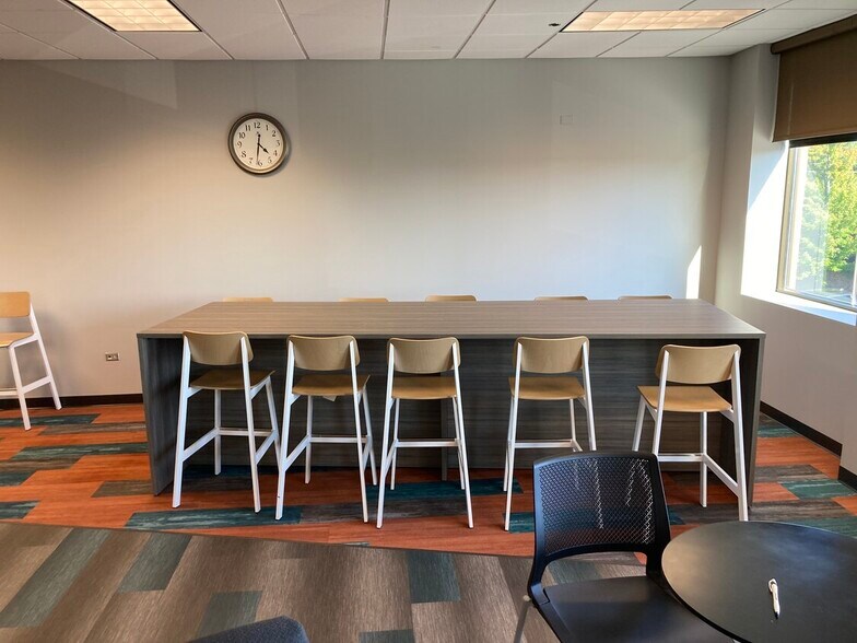 More Photos Of 9645 Lincolnway Ln, Frankfort Storefront Retail Office For Lease