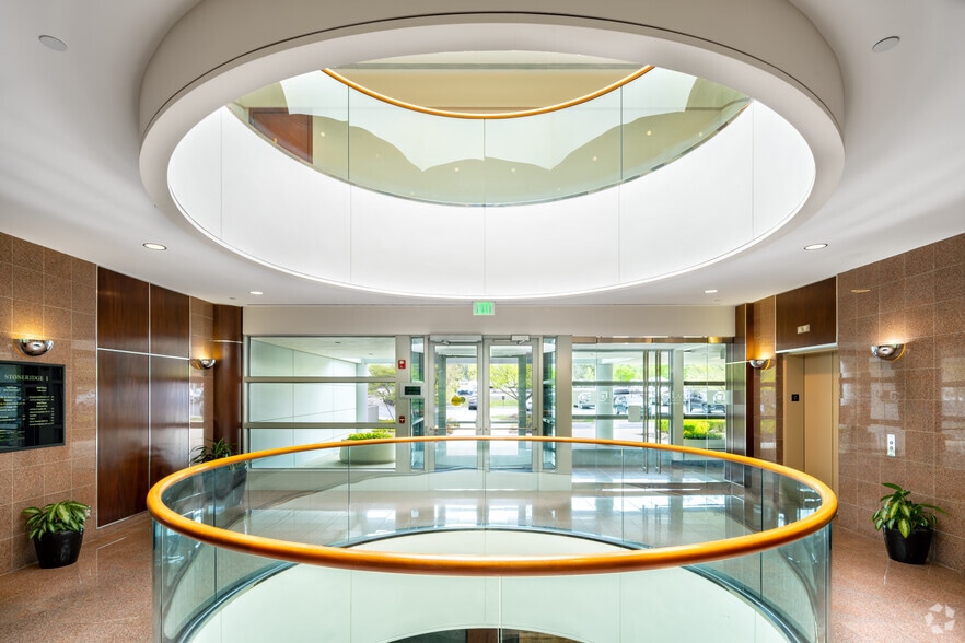More Photos Of 41000 Woodward Ave, Bloomfield Hills Office For Lease
