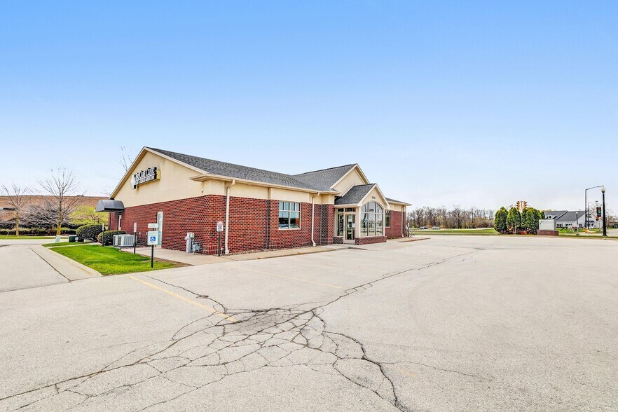 More Photos Of 2411 Holmgren Way, Green Bay Healthcare For Lease