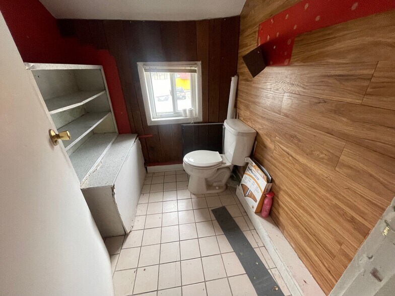 More Photos Of 5 N Eagle St, New Buffalo Apartments For Sale