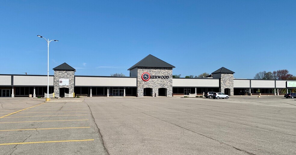 More Photos Of 900-982 N Market St, Troy Unknown For Lease