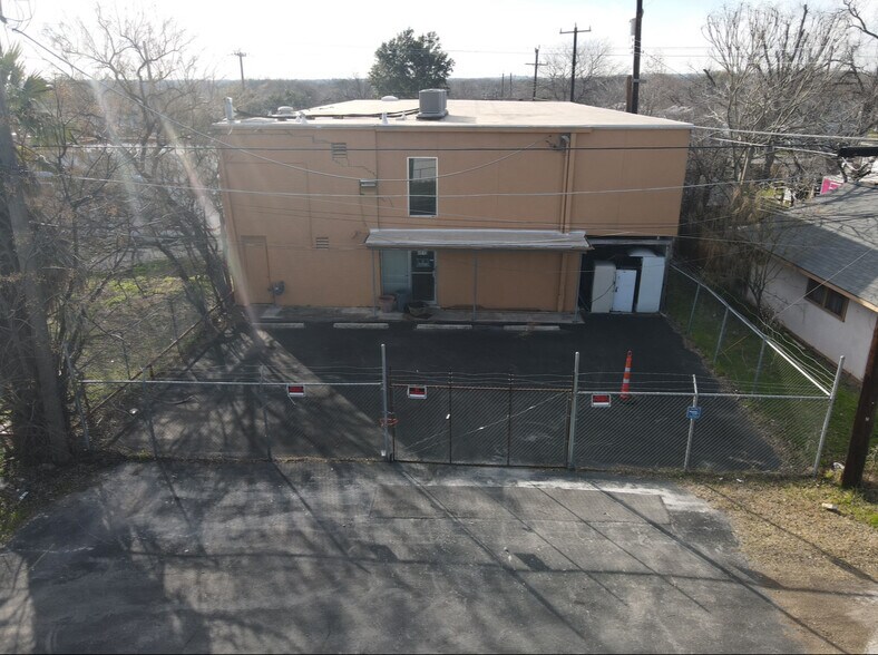 More Photos Of 4810 San Pedro Ave, San Antonio Office For Sale