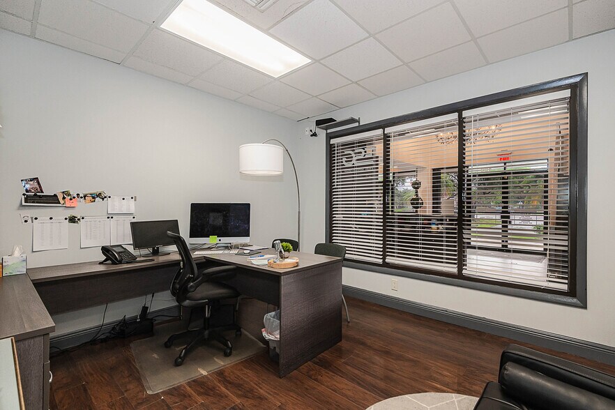 More Photos Of 3650 Coral Ridge Dr, Coral Springs Light Manufacturing For Sale