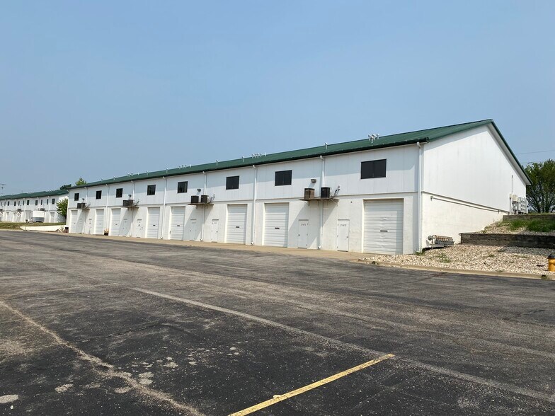 More Photos Of 22105-22123 W 83rd St, Shawnee Unknown For Lease