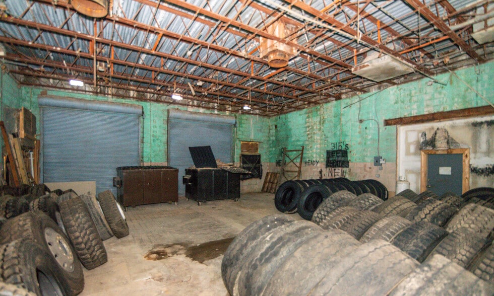 More Photos Of 2001 Windsor Ave, Baltimore Warehouse For Lease