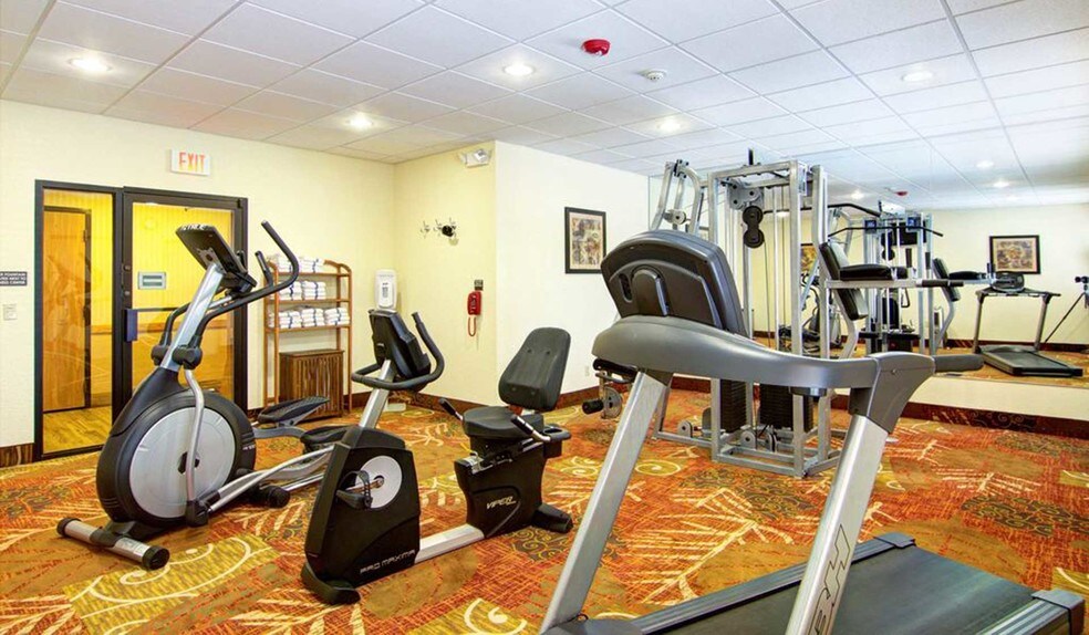 More Photos Of 3215 W 76 Country Blvd, Branson Hotel For Sale