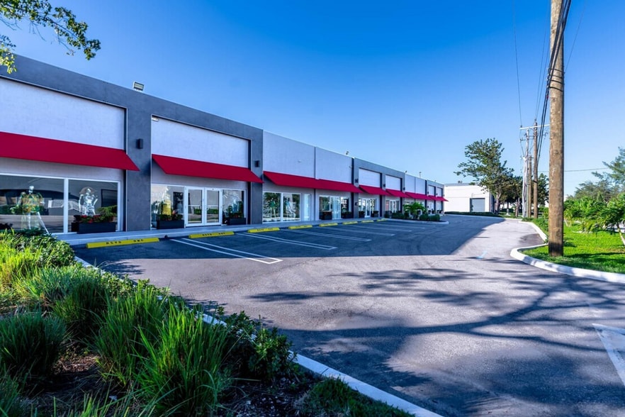Primary Photo Of 7850 NW 32nd St, Doral Storefront For Lease