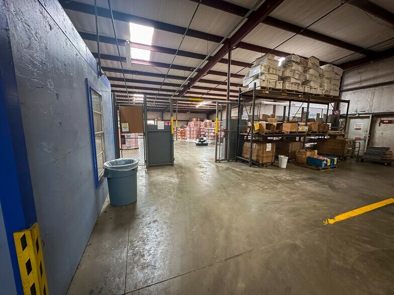 More Photos Of 101 Anvil St, Jacksonville Warehouse For Sale