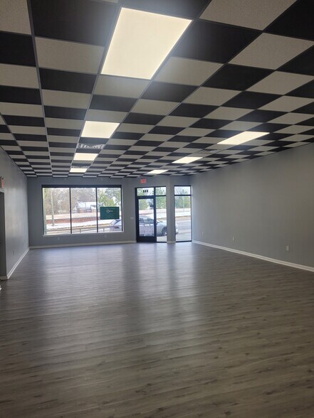 More Photos Of 716 S Main St, Lillington Storefront For Lease