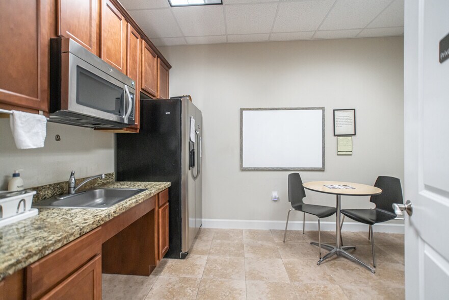 More Photos Of 2219 Sawdust Rd, The Woodlands Medical For Sale