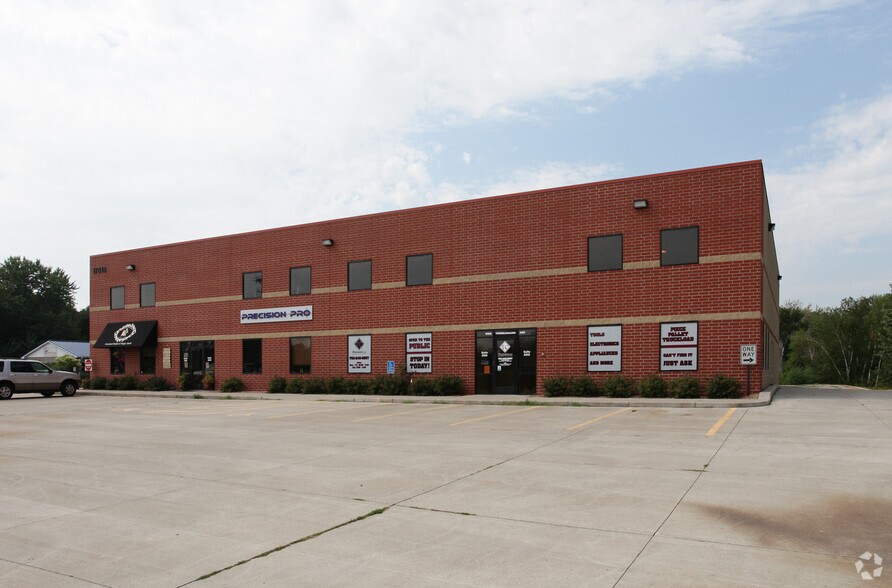 More Photos Of 17818 NE Highway 65, Ham Lake Light Distribution For Lease