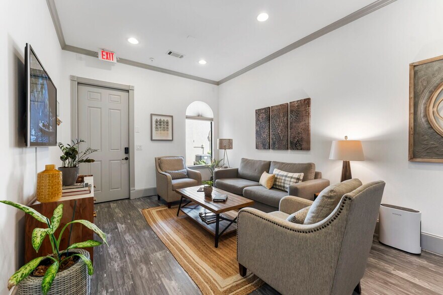 More Photos Of 256 Ed English Dr, Shenandoah Medical For Sale