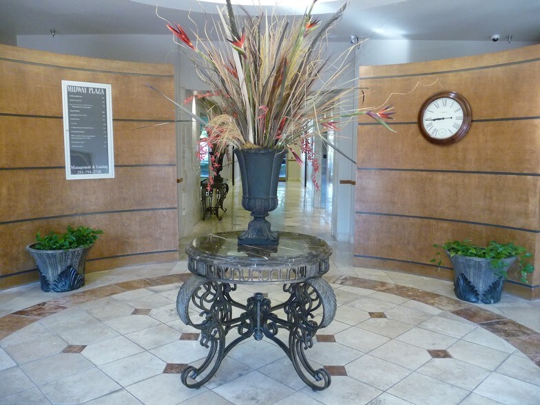 More Photos Of 11467 Huebner Rd, San Antonio Office For Lease