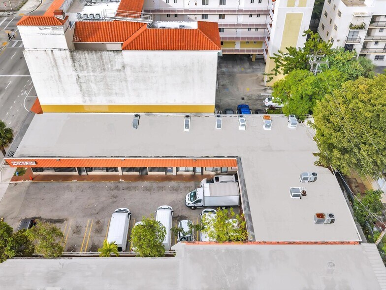 More Photos Of 1451 W Flagler St, Miami General Retail For Sale