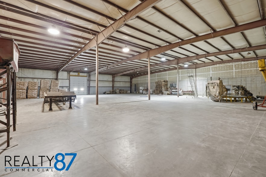 More Photos Of 1004 Grant St, Manchester Warehouse For Sale