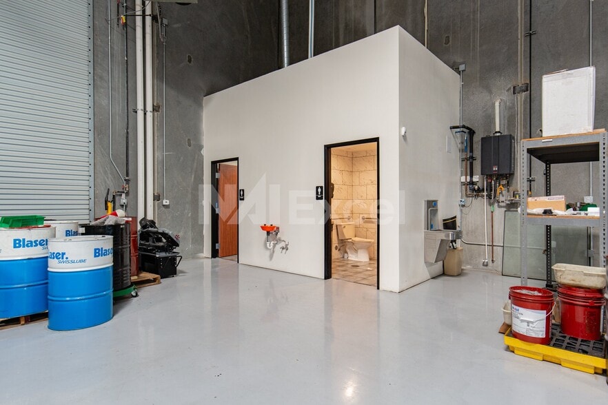 More Photos Of 820 Dunsan Way, Henderson Industrial For Sale
