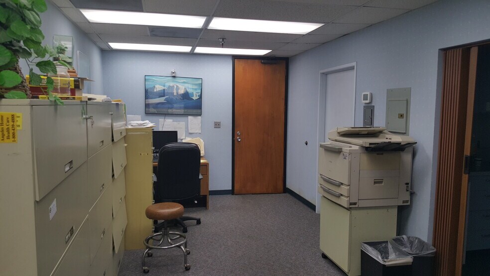 More Photos Of 4477 W 118th St, Hawthorne Medical For Sale