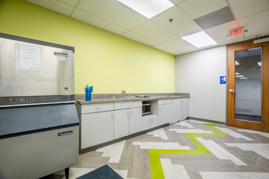 More Photos Of 9666 Olive Blvd, Olivette Office For Lease