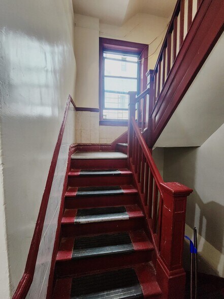 More Photos Of 2092 Coney Island Ave, Brooklyn Storefront Retail Residential For Sale