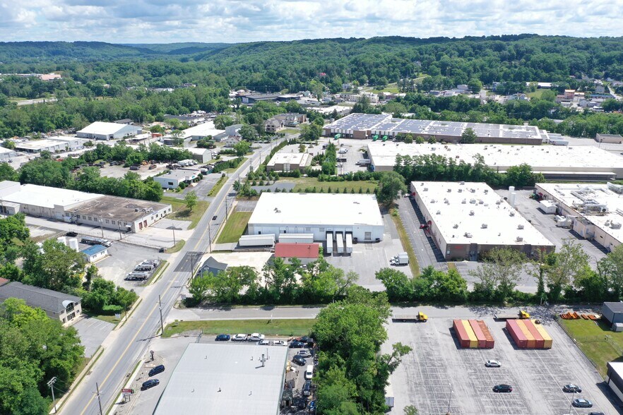 More Photos Of 221 Cockeysville Rd, Cockeysville Warehouse For Lease