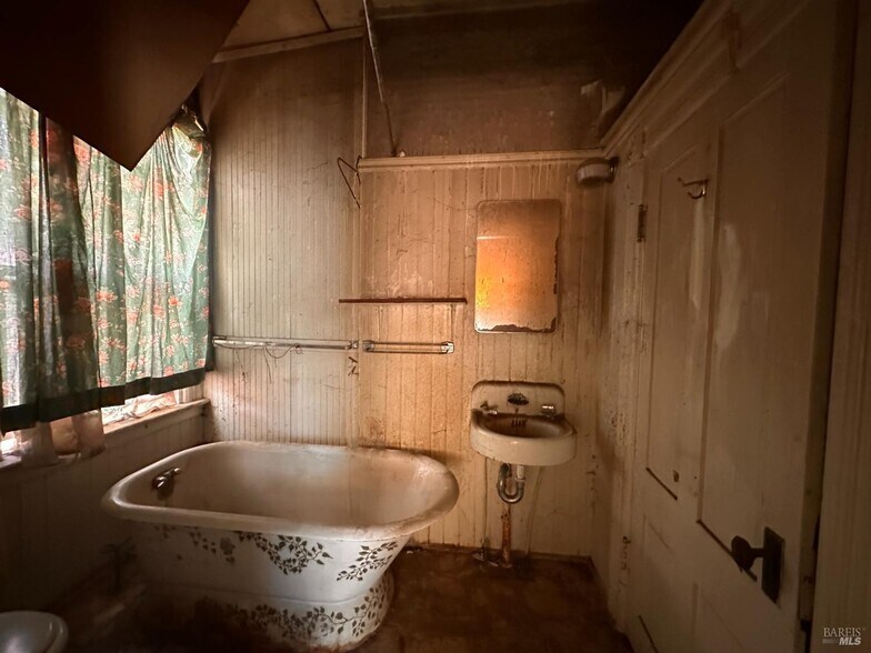 More Photos Of 131 Coombs St, Napa Apartments For Sale