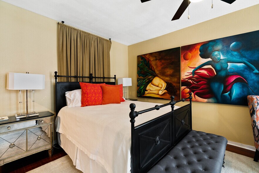 More Photos Of 1037 S Alamo St, San Antonio Hospitality For Sale