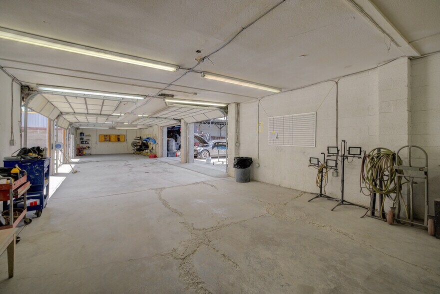 More Photos Of 3061 Sheridan St, Las Vegas Warehouse For Lease