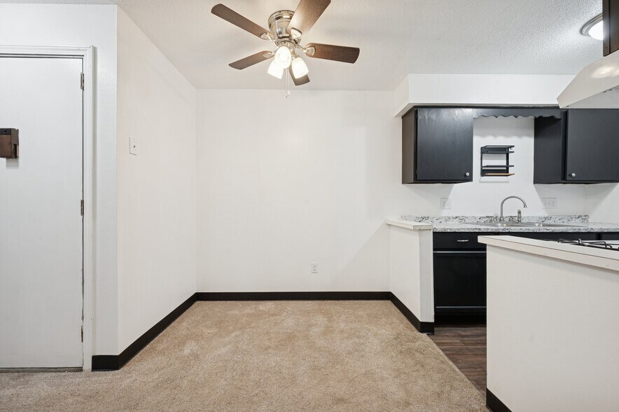 More Photos Of 2061 Tremainsville Rd, Toledo Apartments For Sale