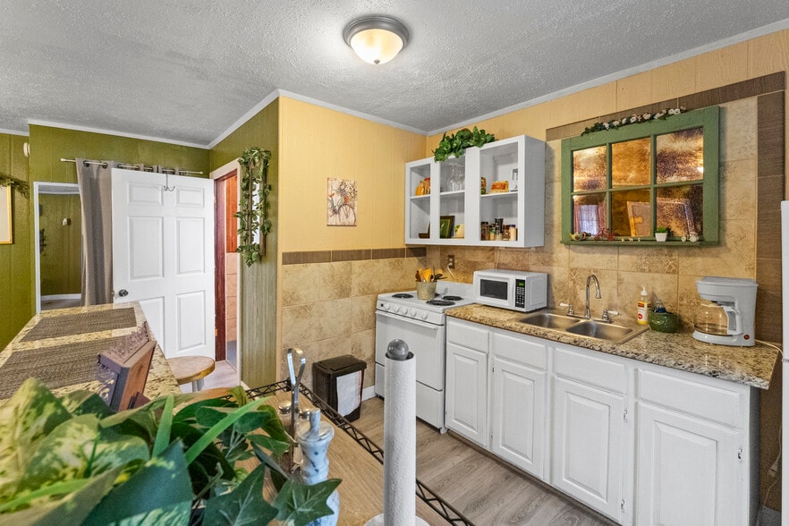 More Photos Of 1911 State Hwy 132, Natalia Multifamily For Sale
