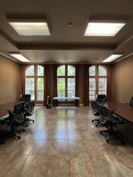 More Photos Of 1314 E Sonterra Blvd, San Antonio Office For Sale