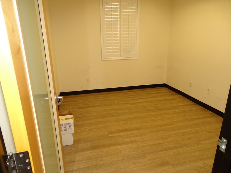 More Photos Of 750 Coronado Center Dr, Henderson Medical For Lease