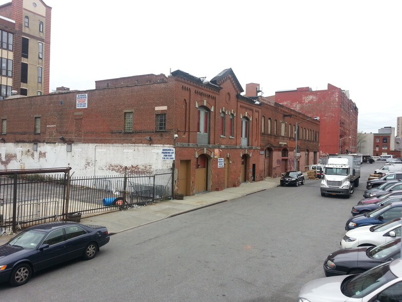 More Photos Of 454-458 W 128th St, New York Bar For Lease