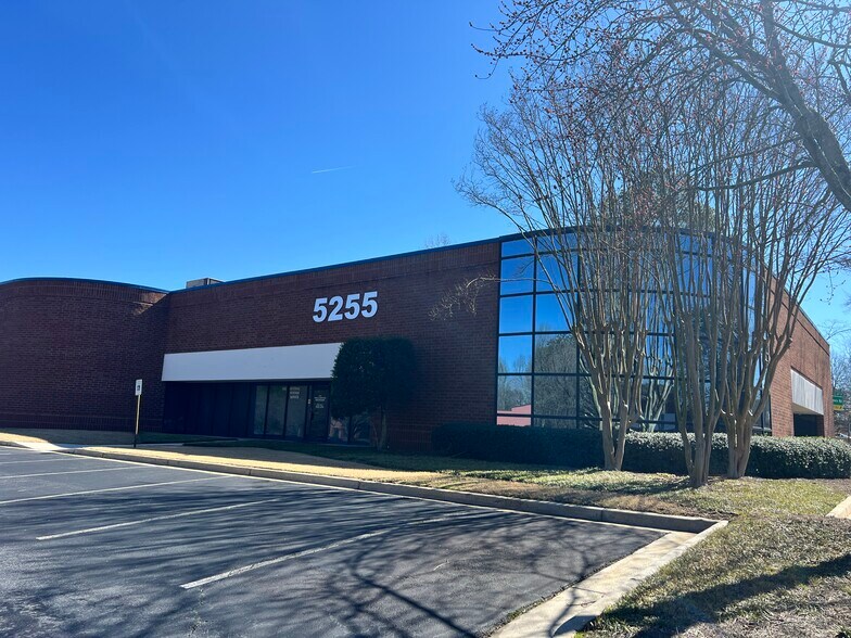 More Photos Of 5255 Snapfinger Park Dr, Lithonia Light Distribution For Lease