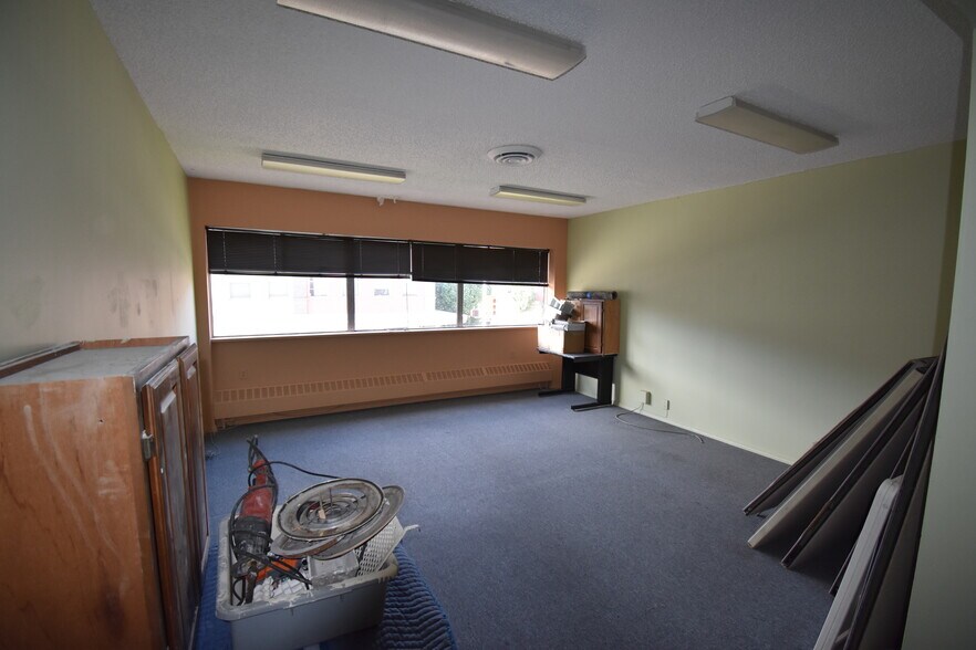 More Photos Of 811-825 S 3rd St, Renton Storefront Retail Office For Lease