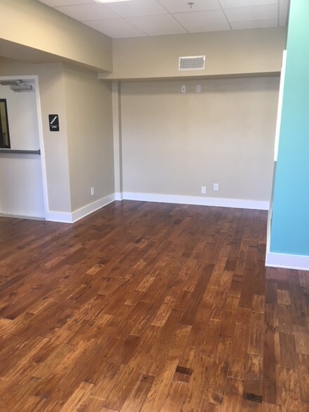 More Photos Of 8 Capitol St, Charleston Loft Creative Space For Lease