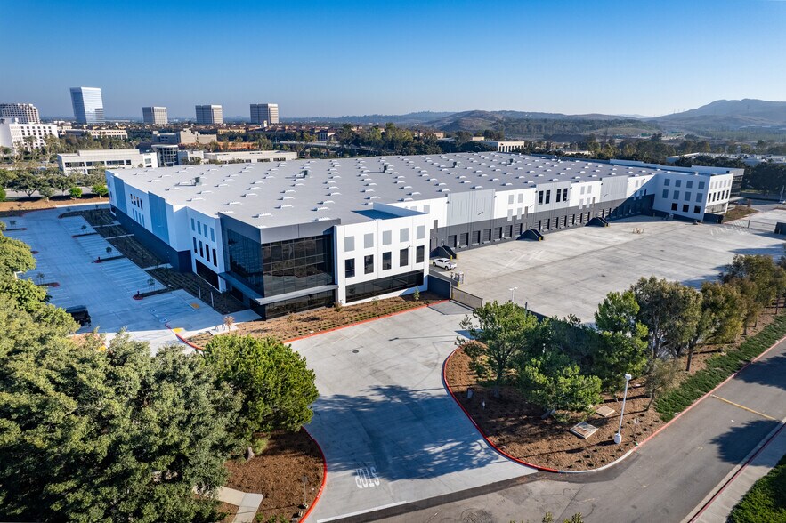 More Photos Of 1 Banting, Irvine Manufacturing For Lease