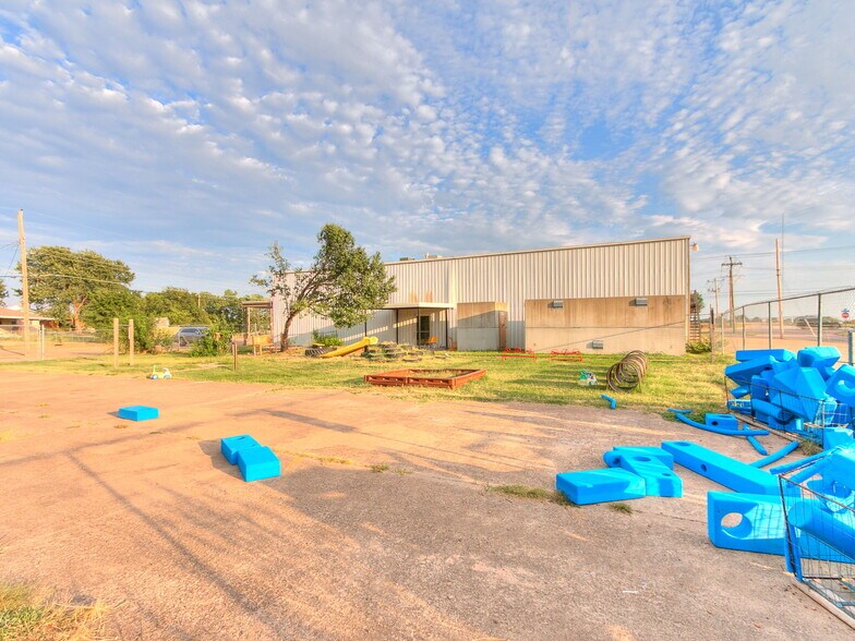 More Photos Of 809 SW 4th St, Moore Religious Facility For Sale