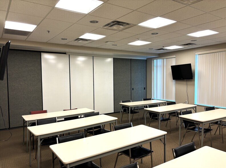 More Photos Of 510 W Adams St, Plymouth Medical For Lease